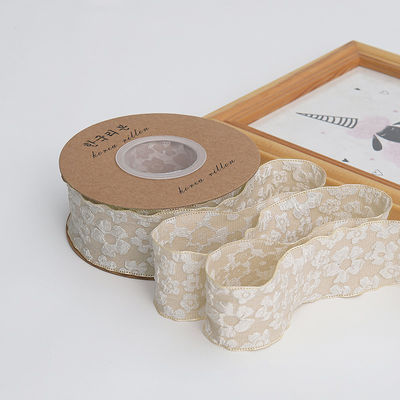 Aufgestellte Blumenspitzen 25 mm Polyester Champagner Spitzenband
